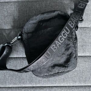 BAGGU Sport Crossbody